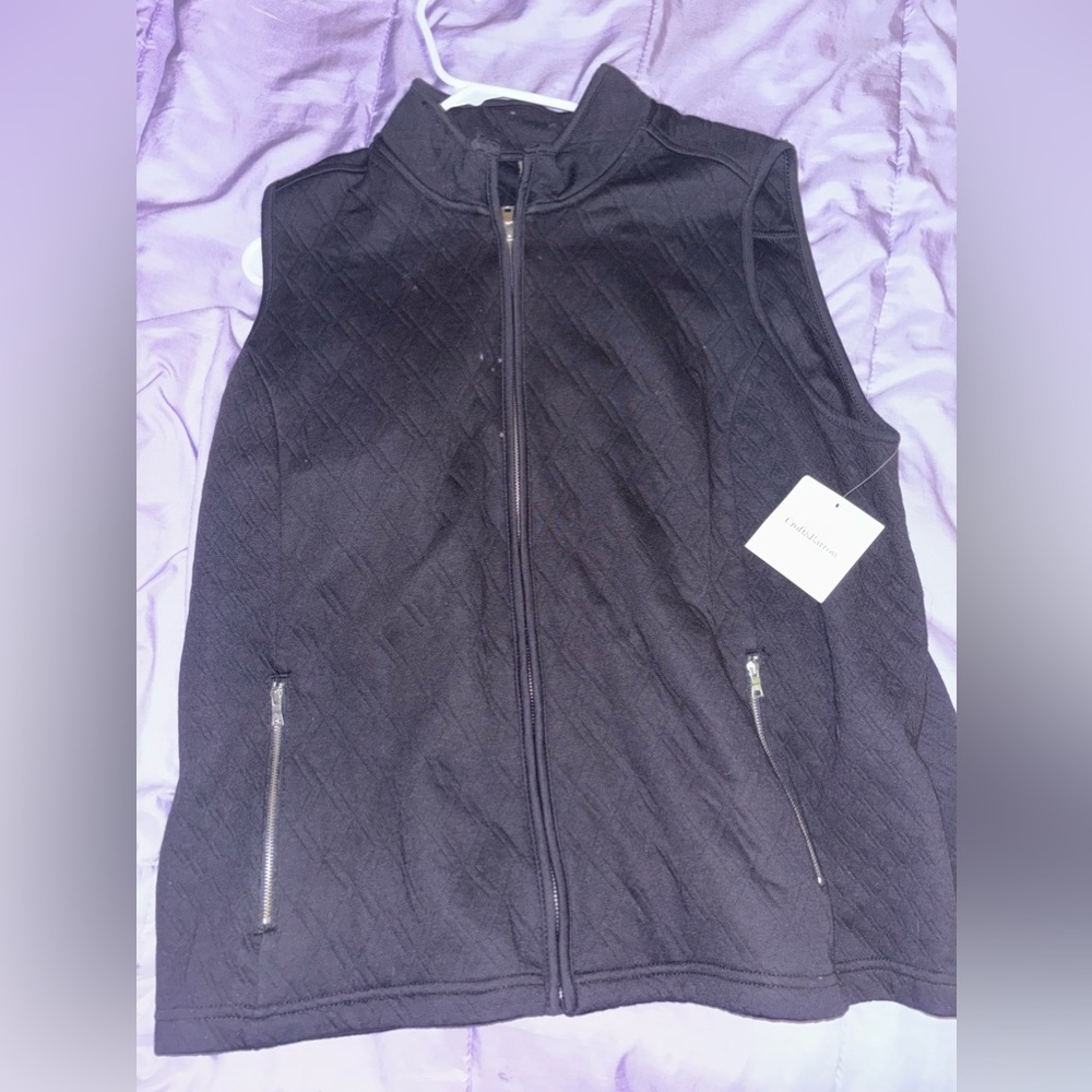 black jacket (no sleeve)